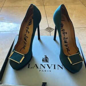 LAVIN ESCAPRIN AVEC RECTANGLE METTALIQUE PUMP WITH METALLIC RECTANGLE Size 39.5
